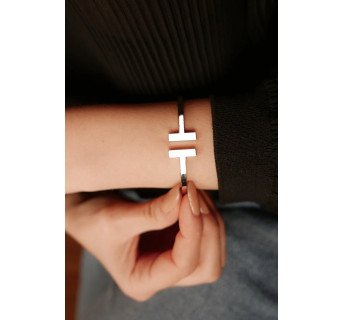 Bracelet manchette à motifs Tiffany modèle T : Élégance argentée