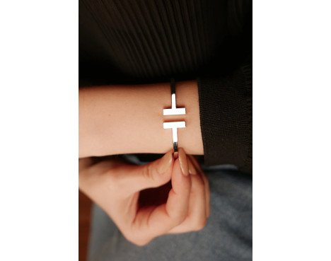 Bracelet manchette à motifs Tiffany modèle T : Élégance argentée