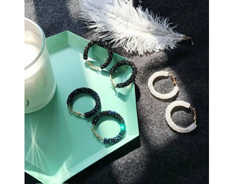 Boucles D'oreilles Élégantes À Cercle Scintillant De Design Multicolore